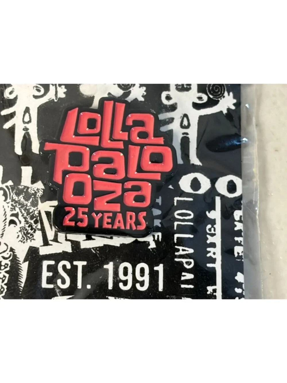 Rare Lollapalooza 2016 Music Festival 25 Years Collectible Lapel Pin Red